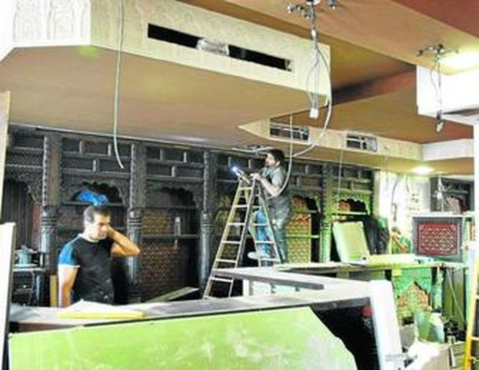 Operarios ultimaban el pasado martes la puesta a punto de las instalaciones.