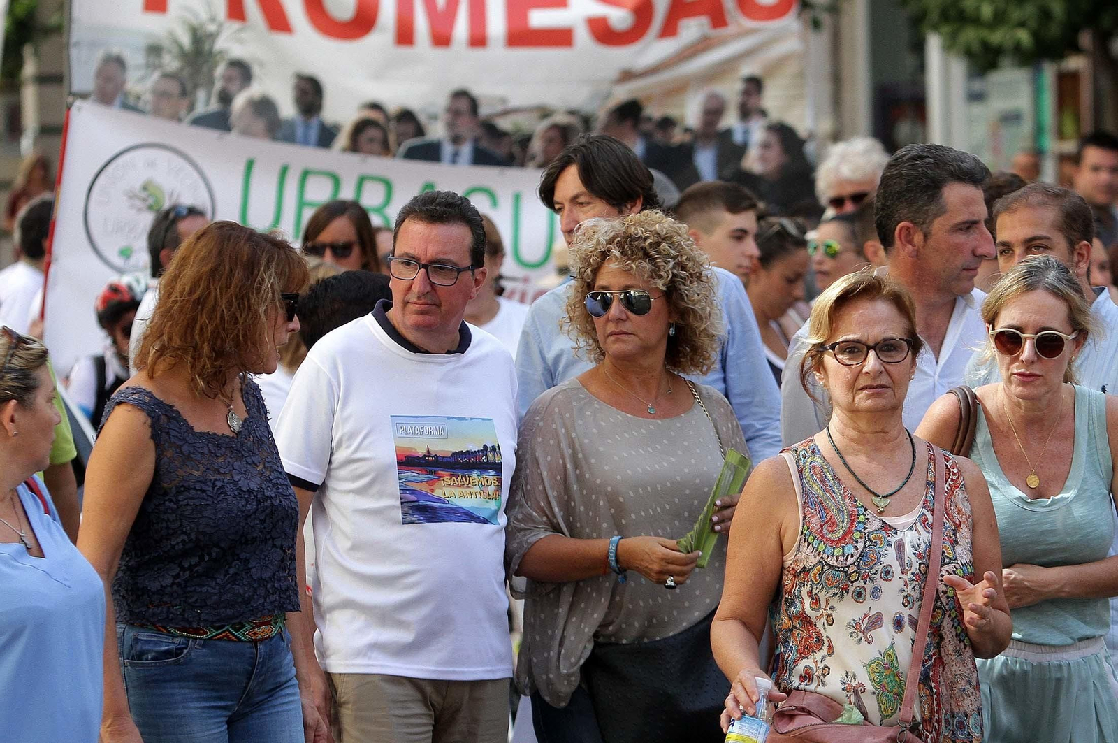 Imágenes de la manifestación "Salvemos las Playas de Huelva"