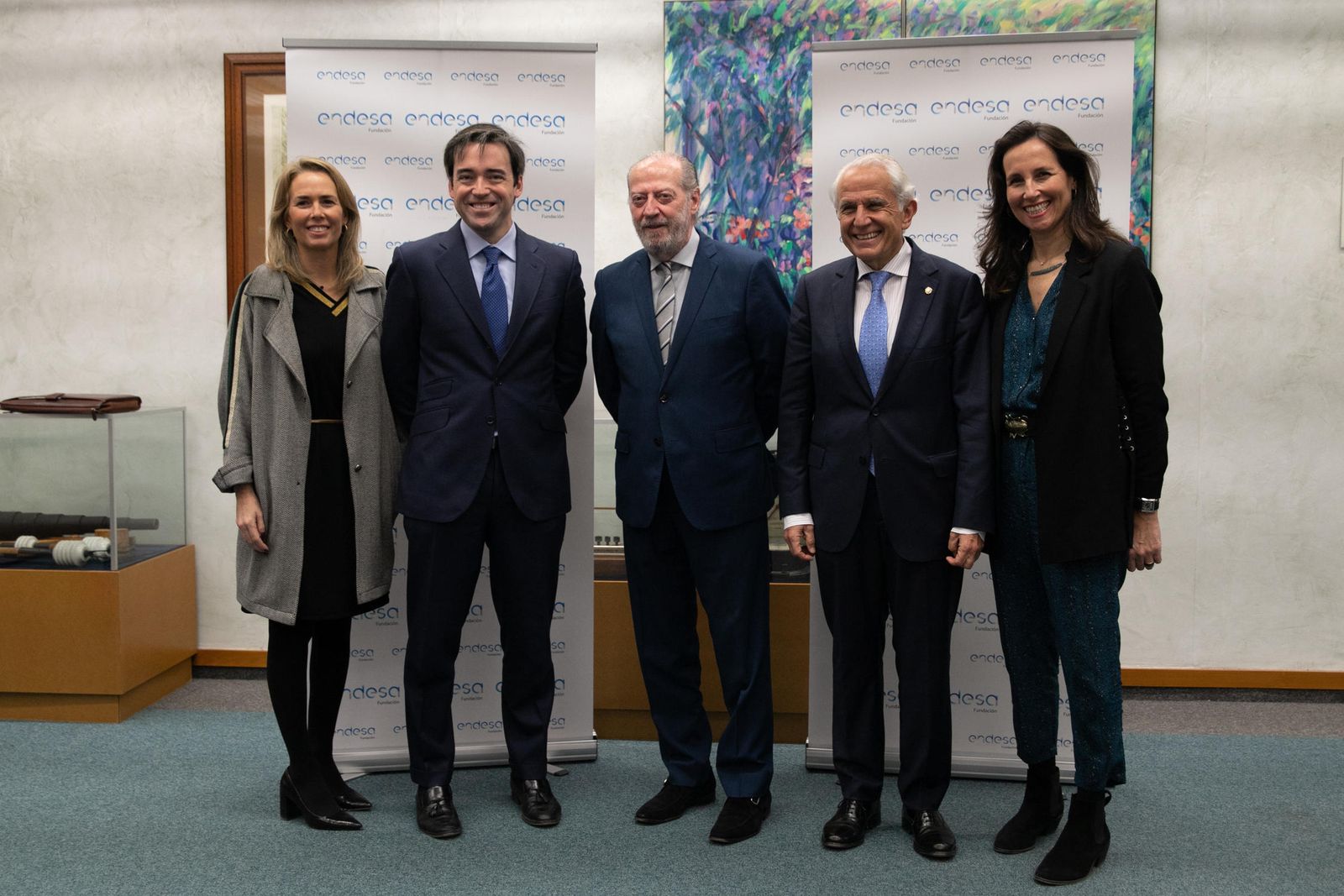 El presidente de la Diputación de Sevilla con el presidente de Endesa Generación, Antonio Pascual y responsables de las fundaciones Endesa e Integra.