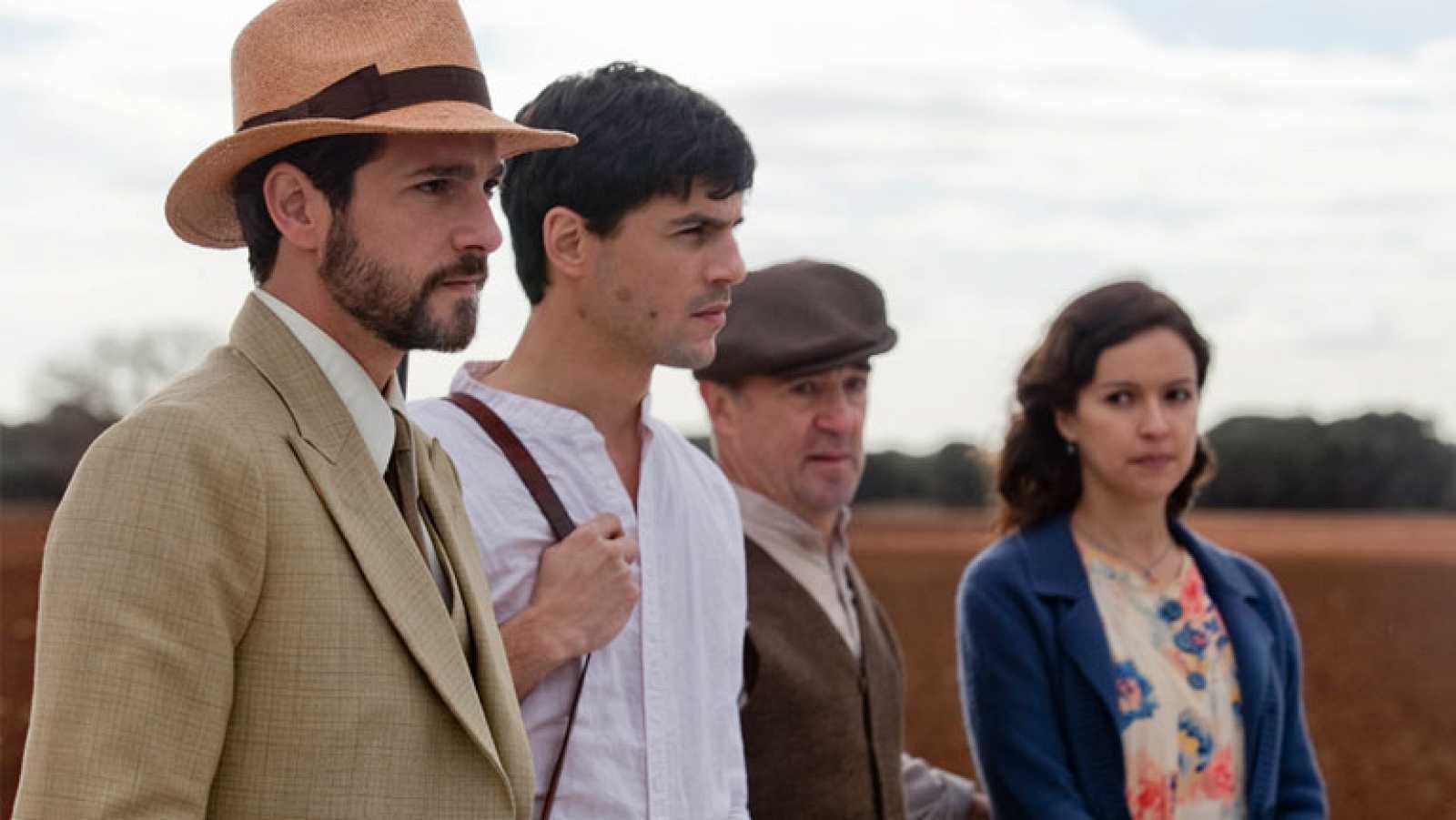 Félix Gómez, Alejo Sauras y Verónica Sánchez en 'La República'