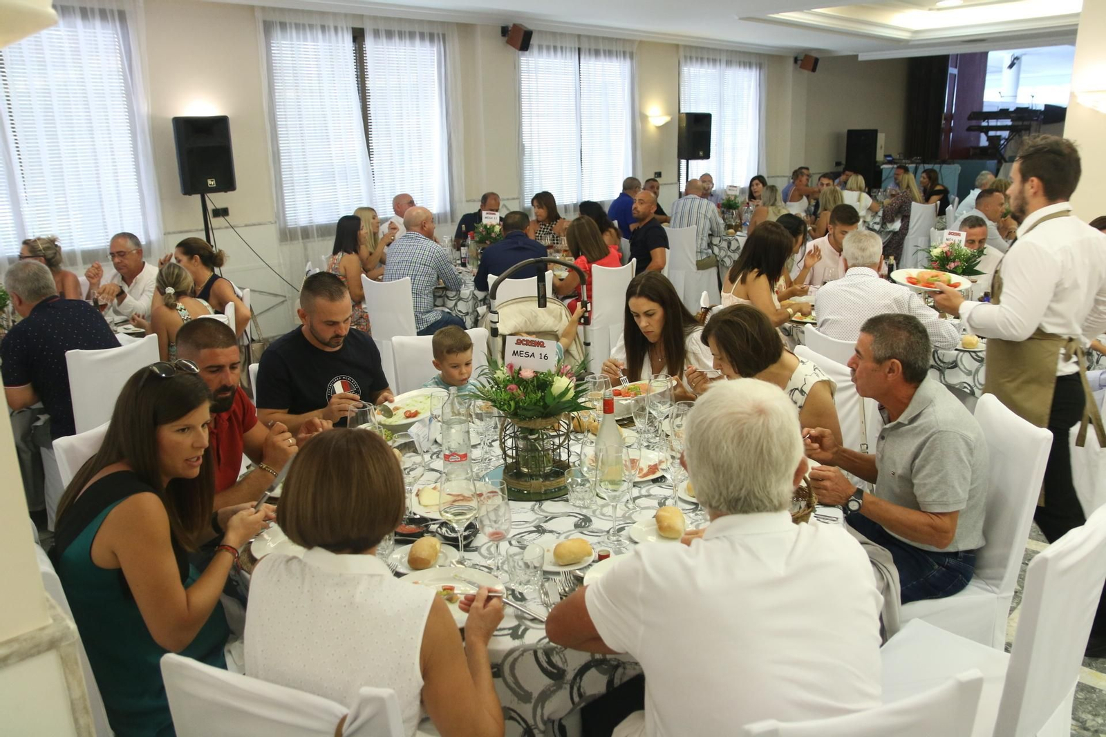 Imágenes de la comida del 40 aniversario de Acrena.