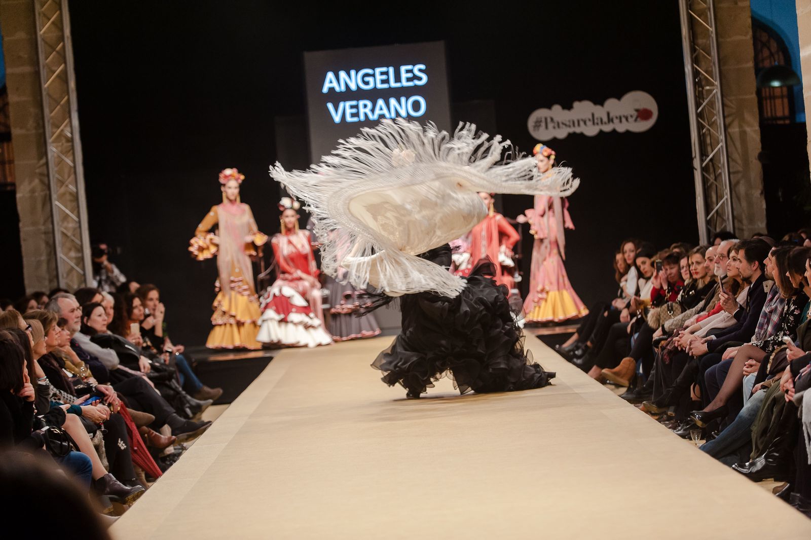 El desfiles de Ángeles Verano, en imágenes