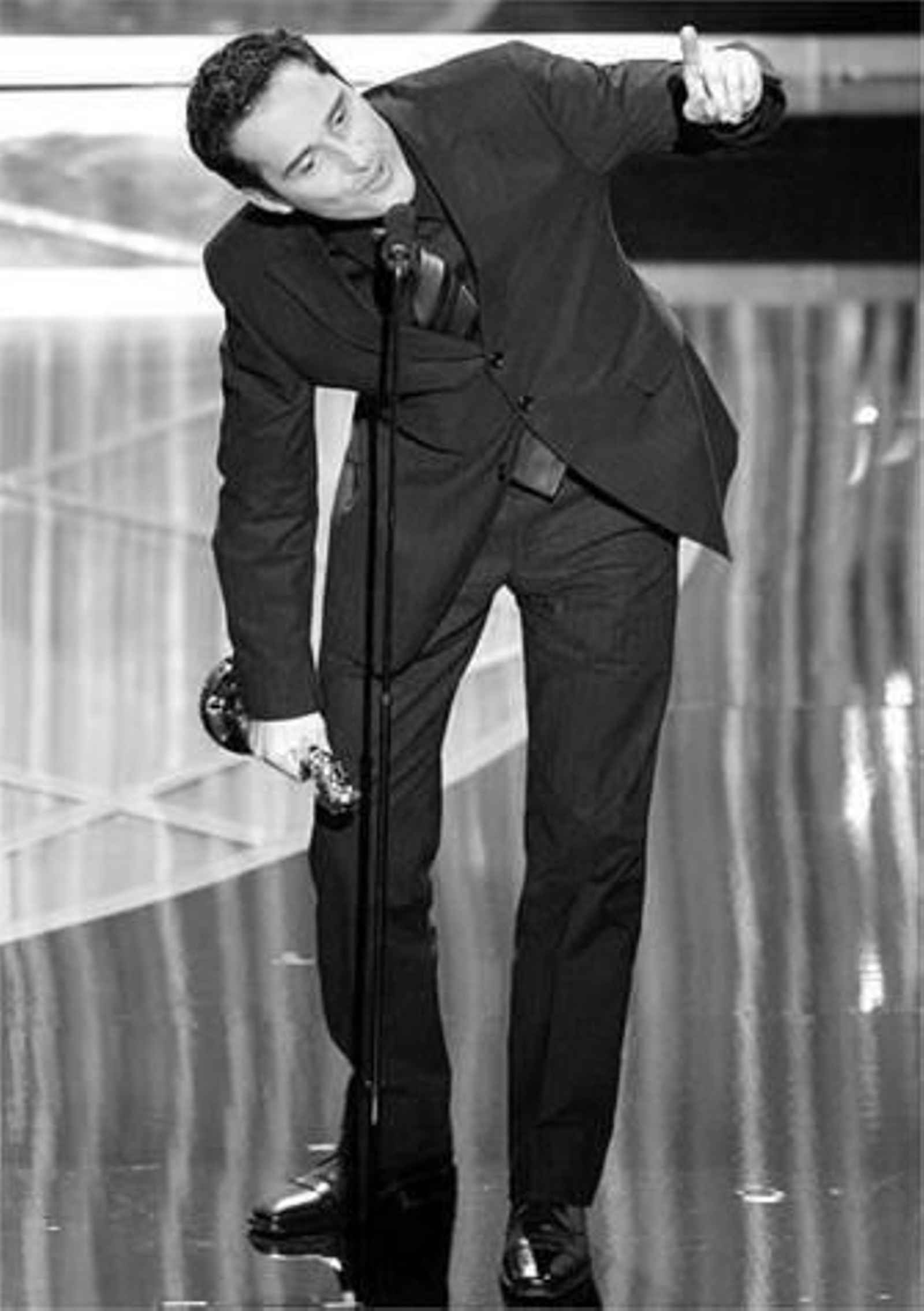 Jorge Drexler recoge su Oscar por 'Al otro lado del río'.