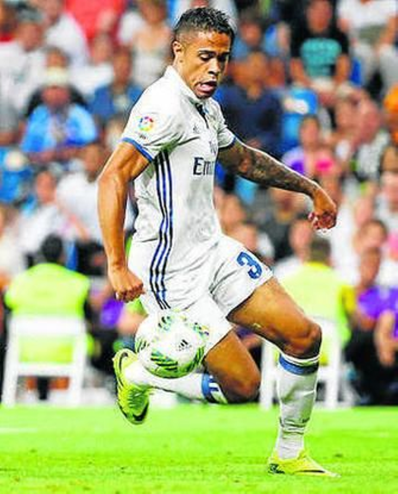 Mariano, ante el Stade de Reims.