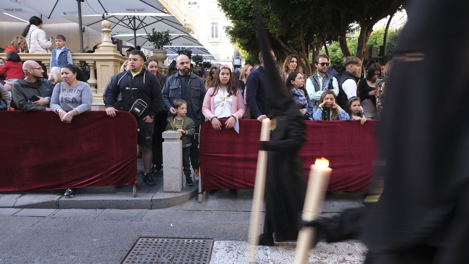 Procesión del Santo Entierro en Almería, en imágenes