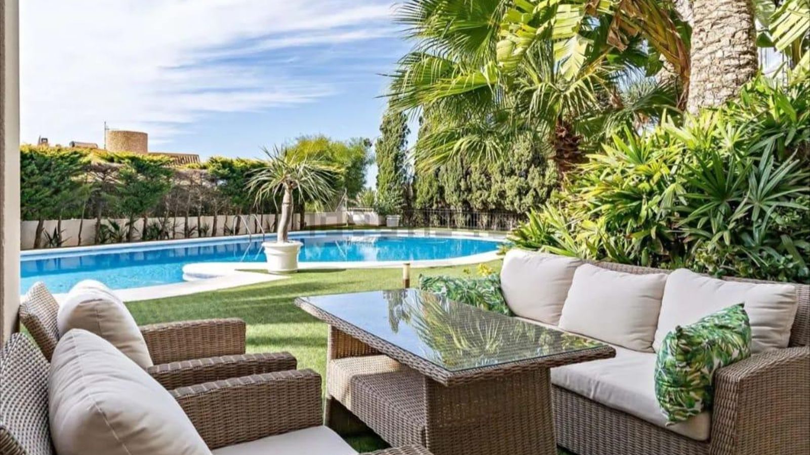 Vistas a la piscina.