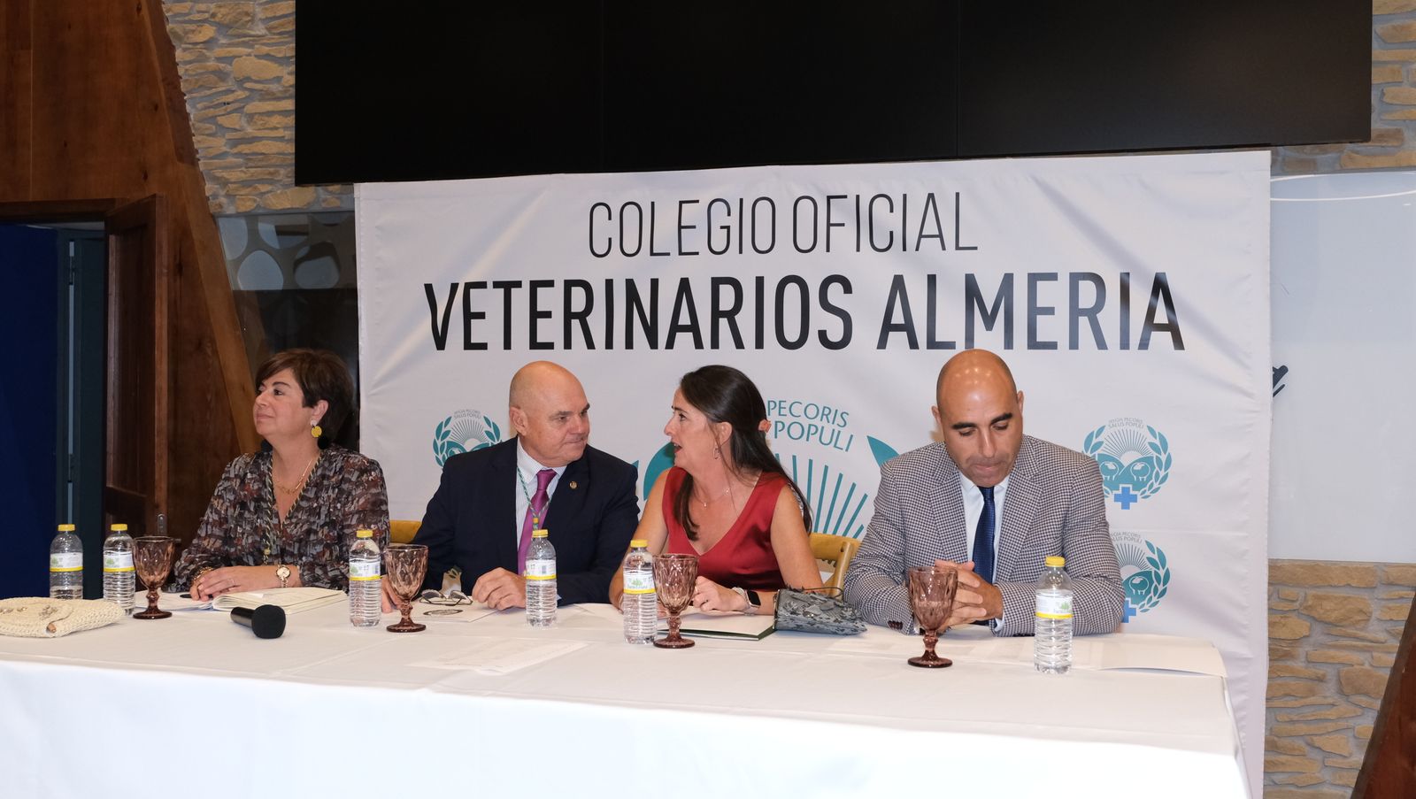 Imágenes de la fiesta del patrón del Colegio de Veterinarios de Almería