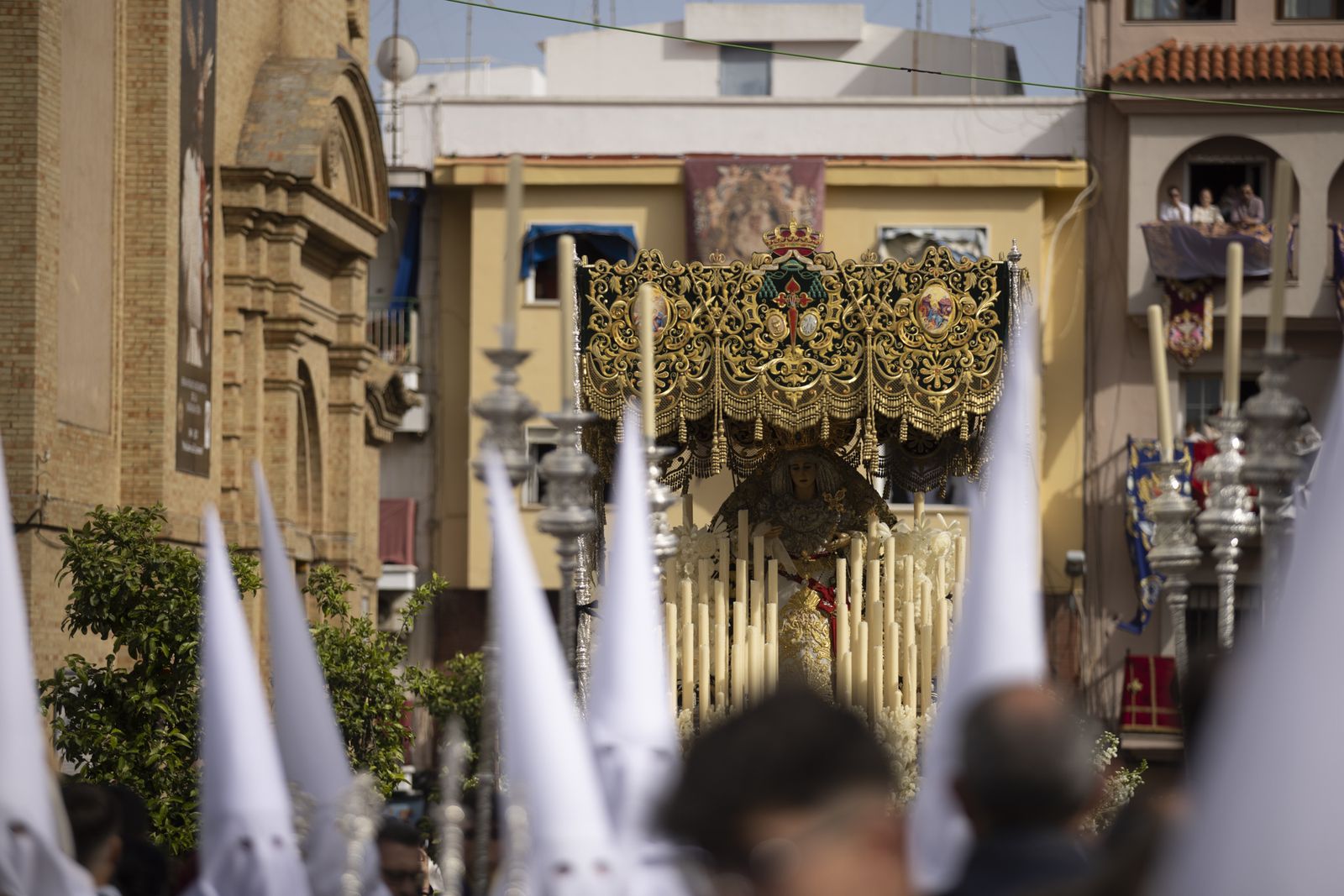 Lunes Santo: Tres Caídas en Huelva, en imágenes