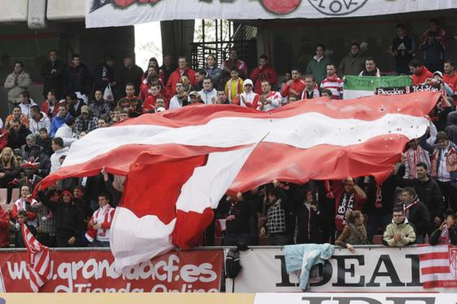 El Granada consigue meterse en los puestos de ascenso.

Foto: Miguel Rodriguez
