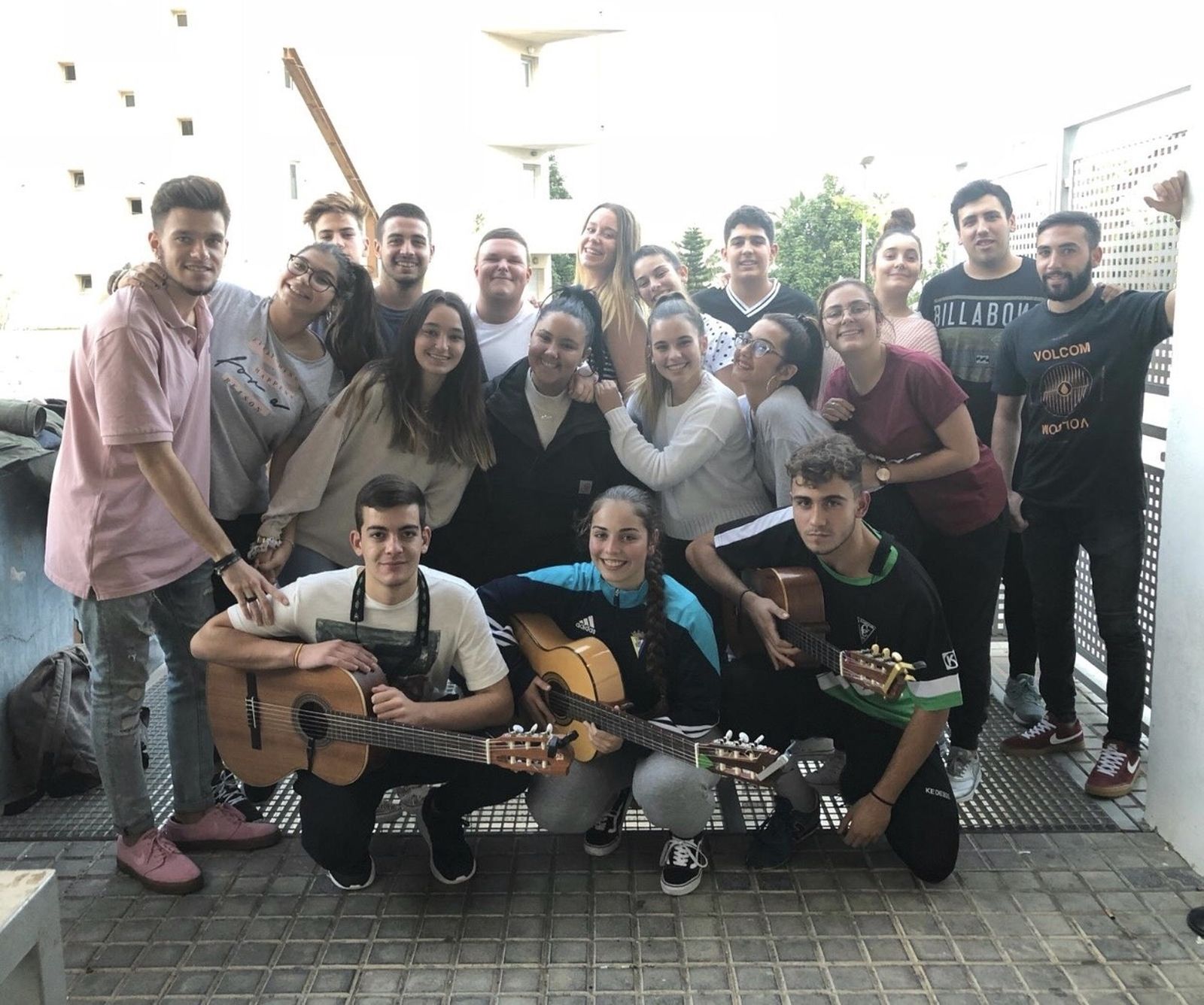 La comparsa juvenil 'La isla deseada'