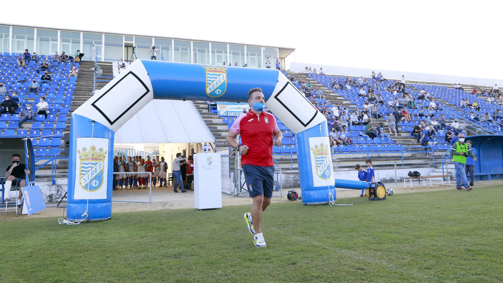 Imágenes de la presentación del Xerez CD y  Trofeo Feria de La Vendimia en La Juventud