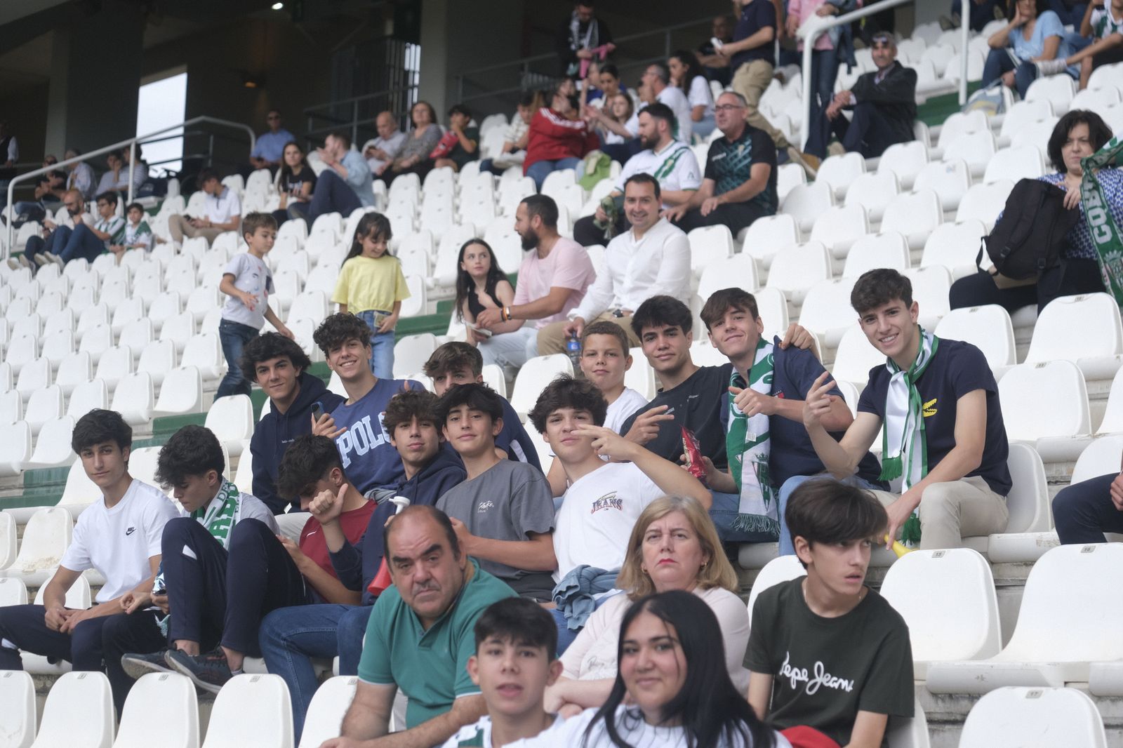 Las mejores fotos del ambiente en El Arcángel en el Córdoba CF - Badajoz