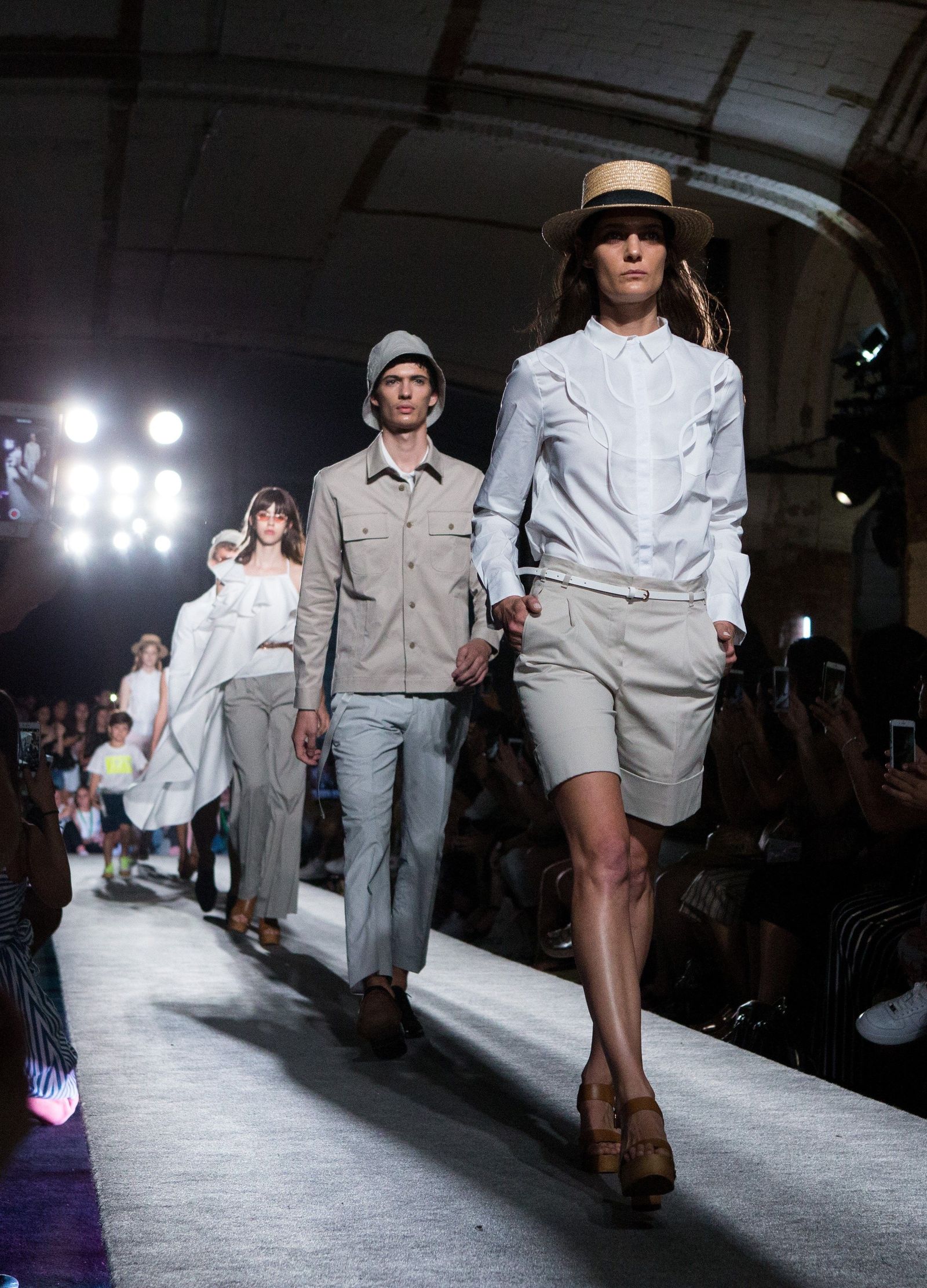 Momento del desfile de Antonio Miró en la pasada edición.