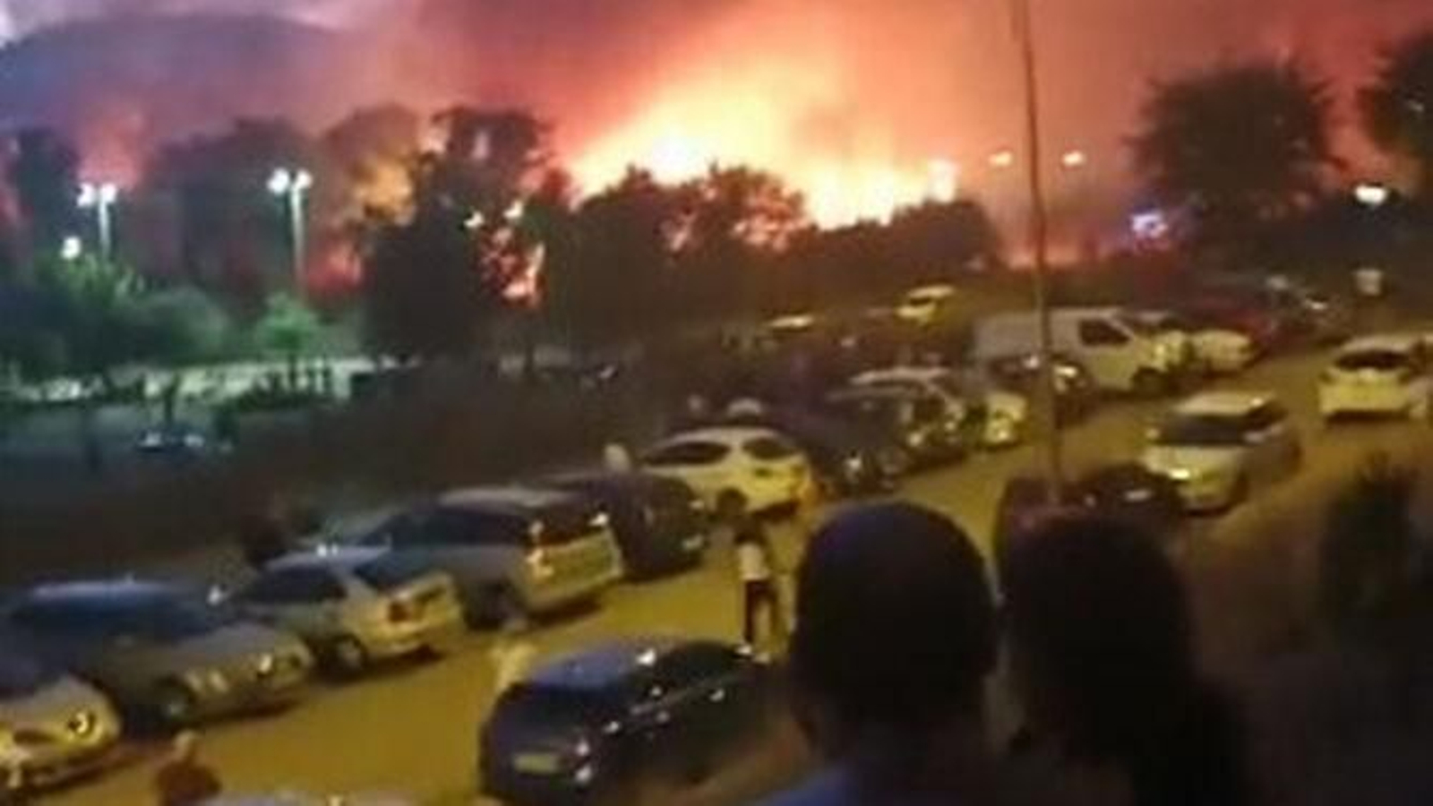 El fuego en un parque de Camas.