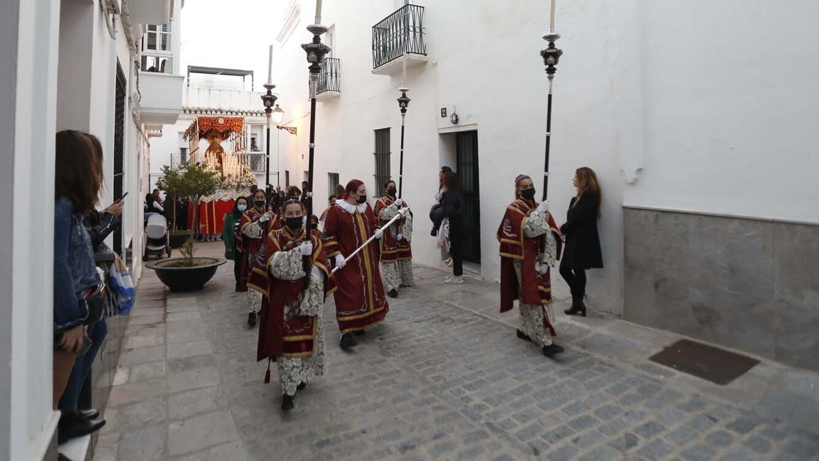 Las imágenes del Jueves Santo en Tarifa: Jesús Nazareno y María Santísima Virgen de la Paz