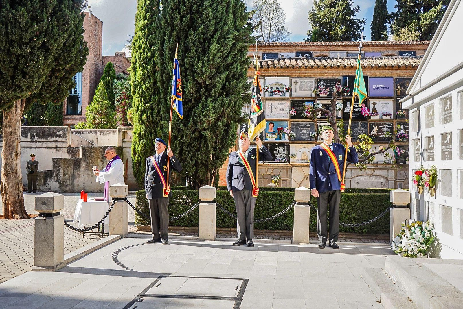 Galería | Todas las imágenes del Día de los Caídos por la Patria en Granada