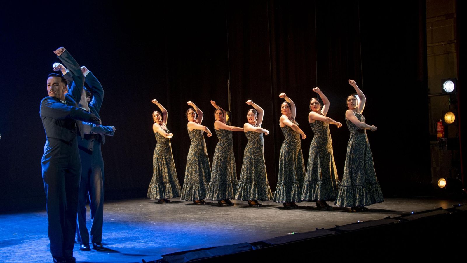 Una de las coreografías del número de baile.
