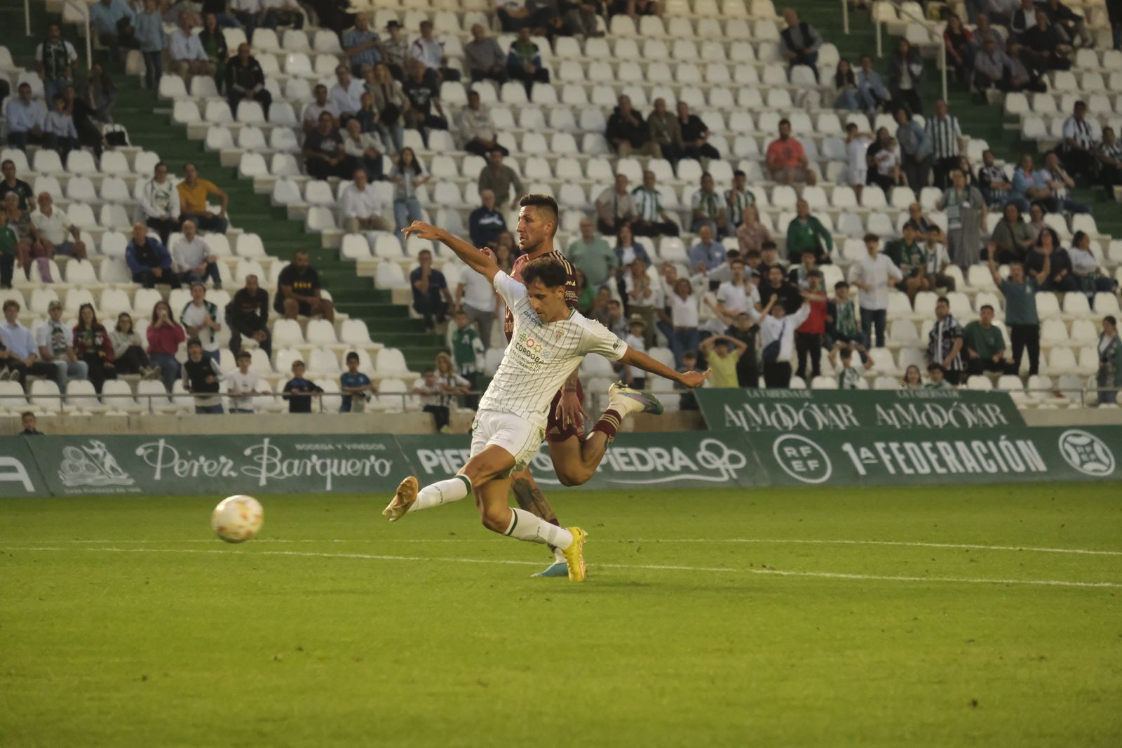 Las mejores fotos del ambiente en El Arcángel en el Córdoba CF - Badajoz