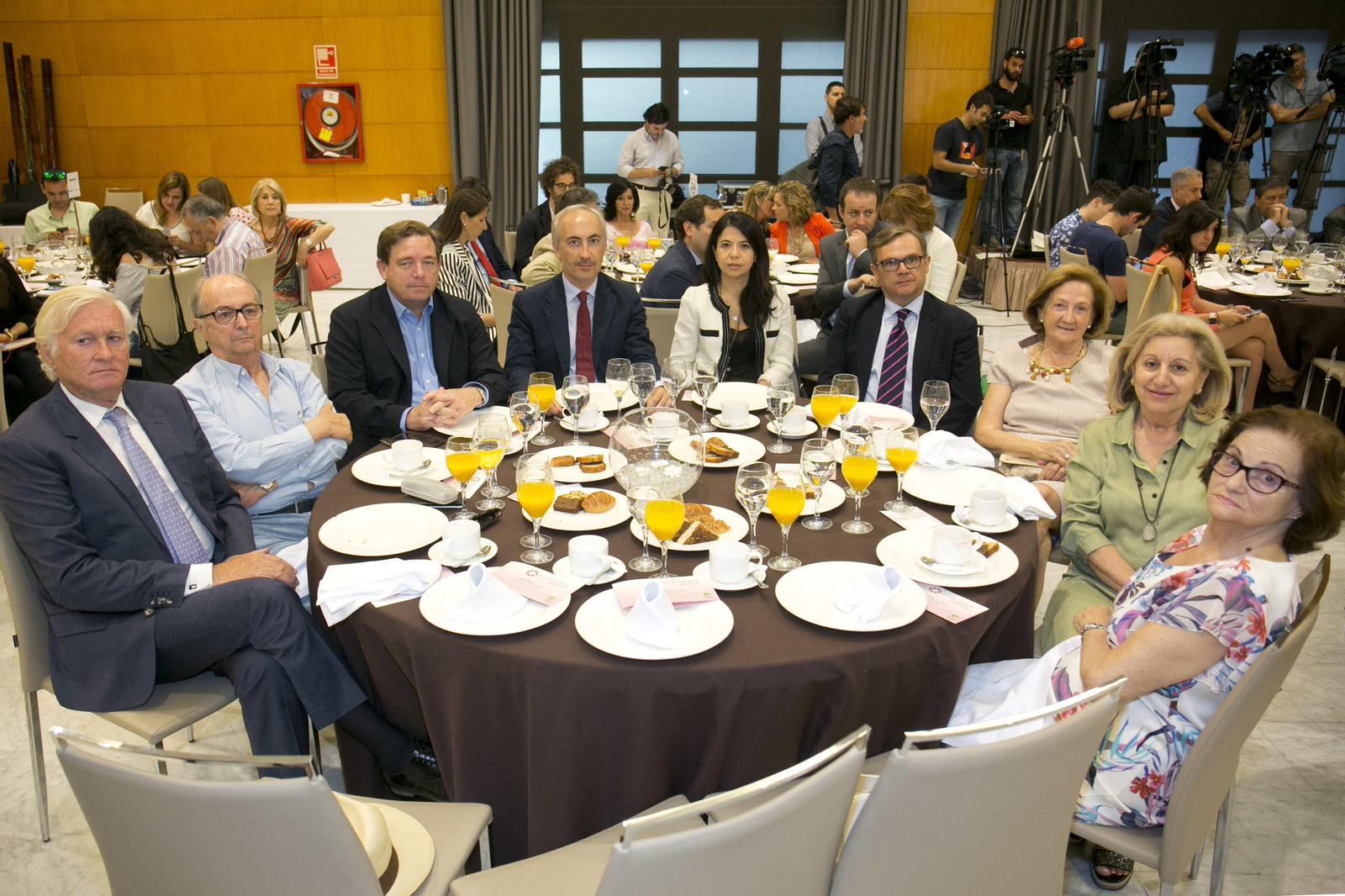 Las imágenes del Foro Joly con Elías Bendodo