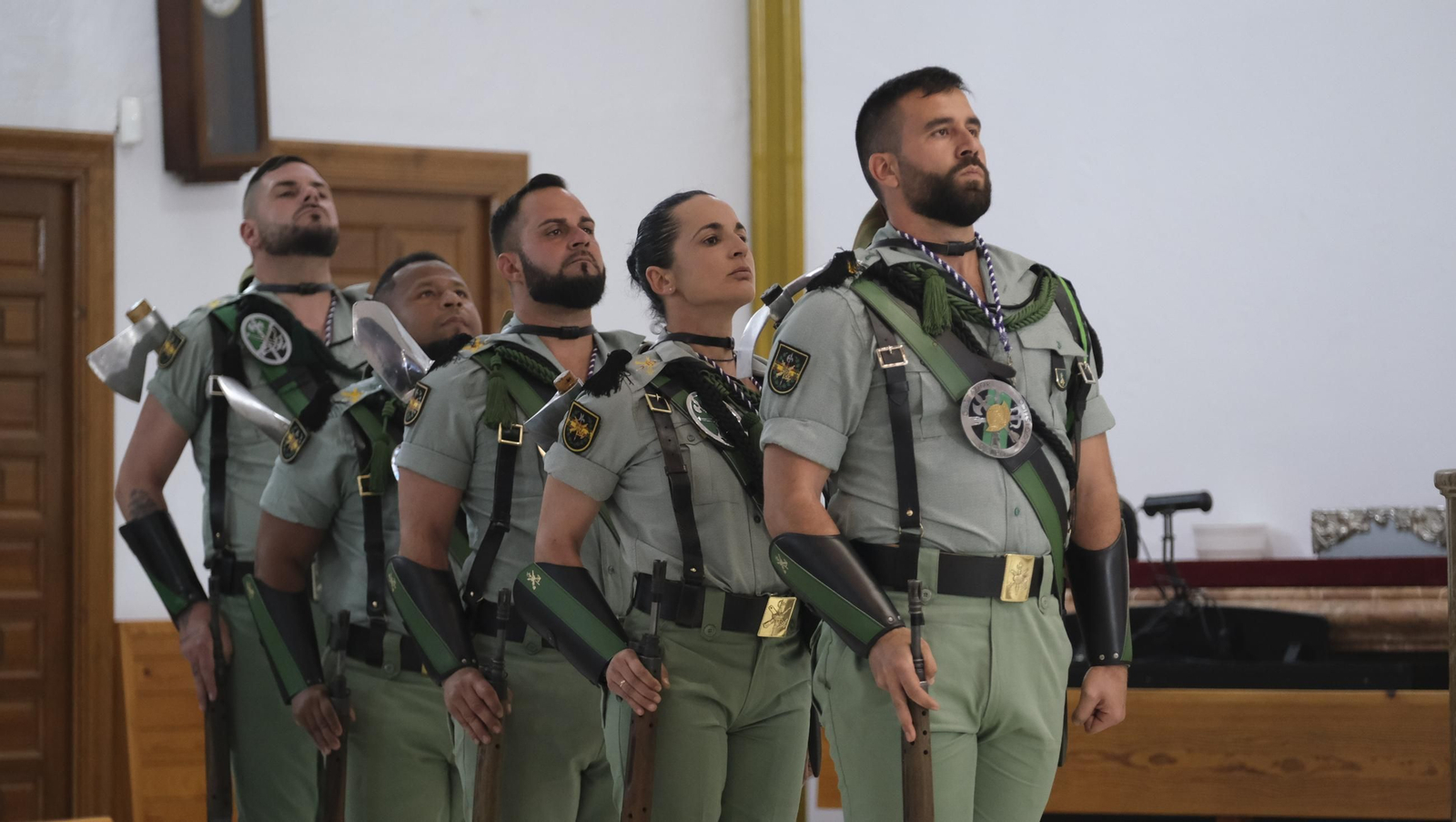 La Legión custodia el Cristo de la Buena Muerte en la Semana Santa de El Parador 2025