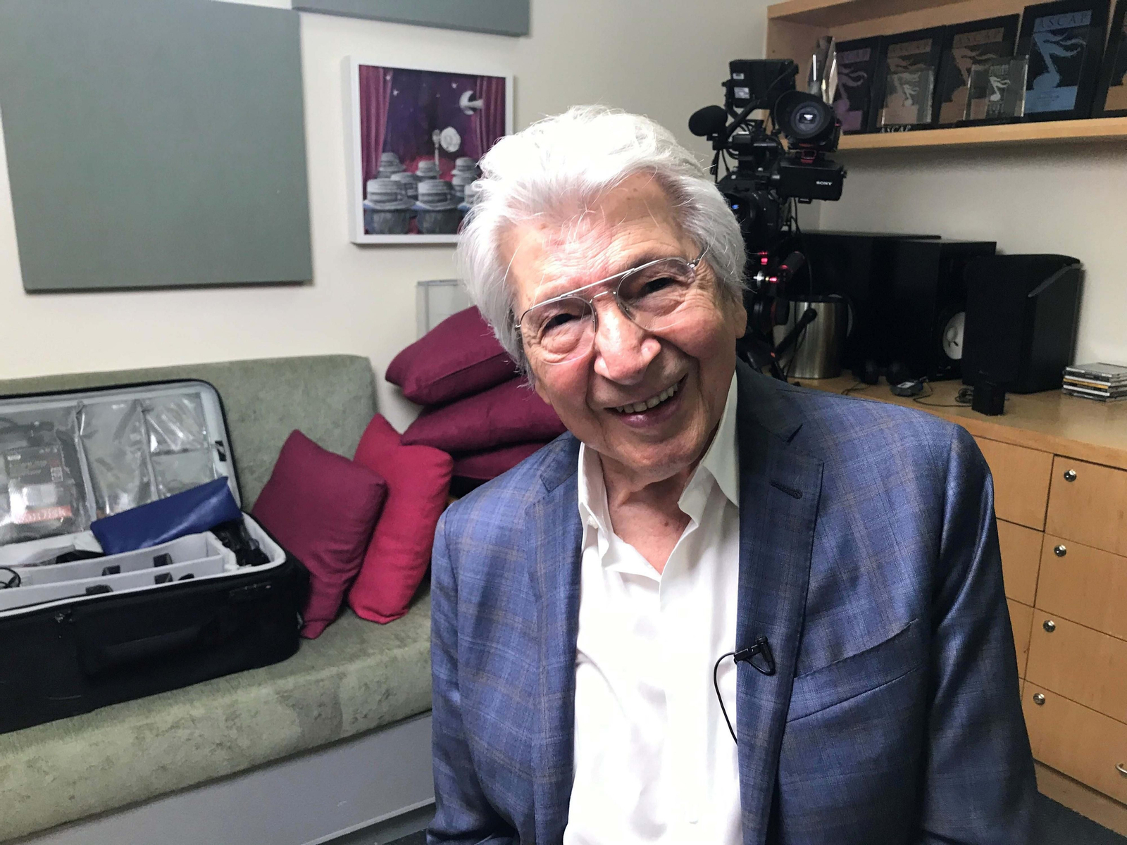 Manuel Alejandro, durante su entrevista, en el estudio de grabación Peer de Miami.