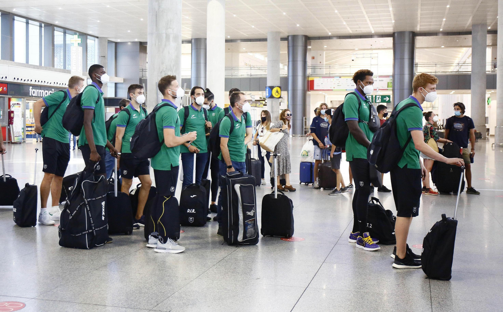 Las fotos del viaje del Unicaja a Badalona