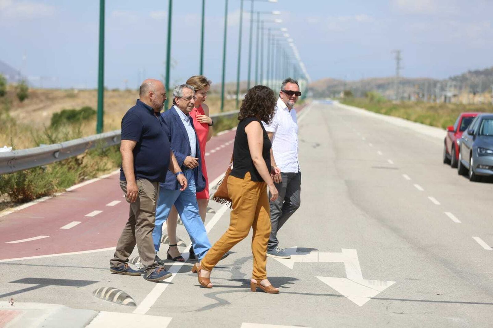 El rector de la UMA, José Ángel Narváez, inaugura el nuevo vial de los campus de Teatinos.