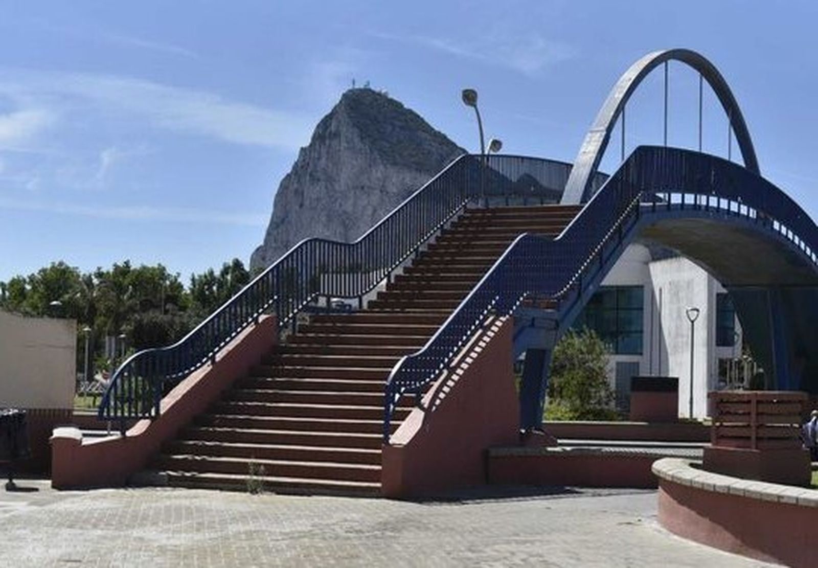 Las escaleras de la Pasarela de Hércules.