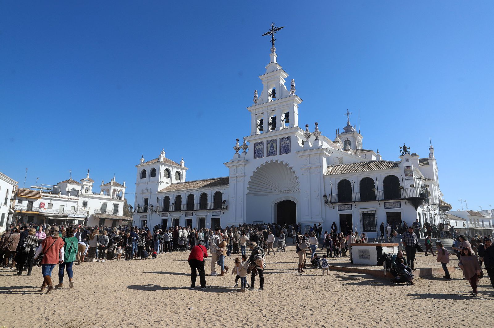 Imágenes del ambiente en la aldea del Rocío para celebrar la Candelaria