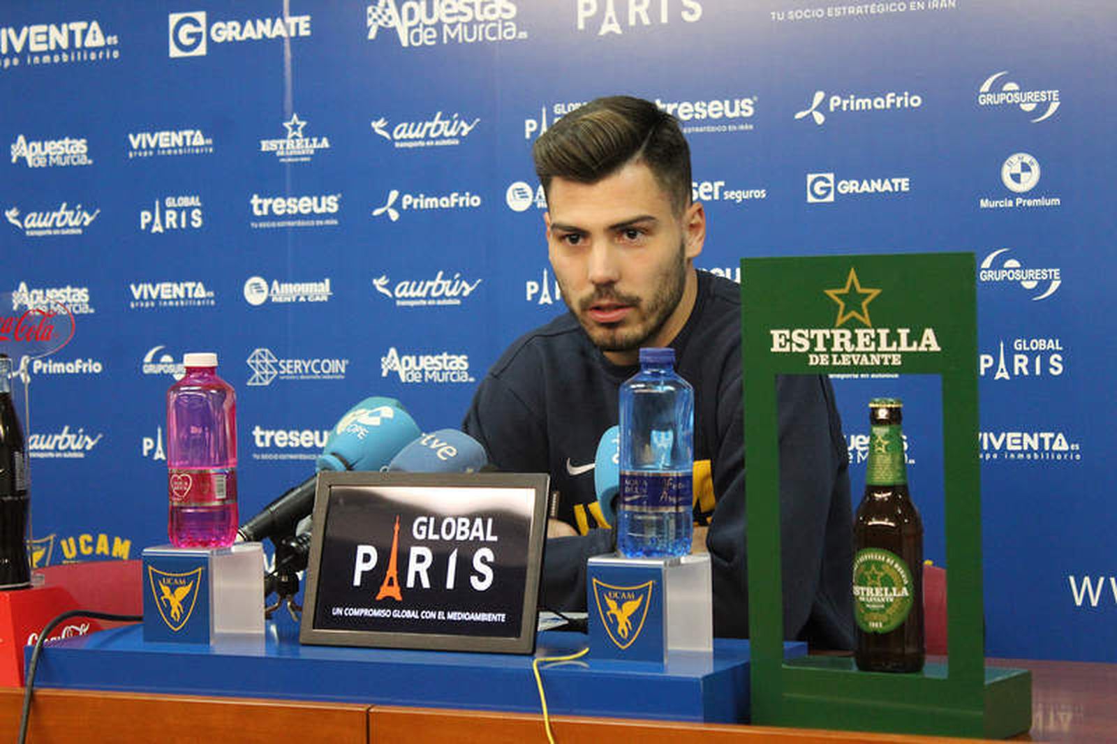 Luis Fernández, durante su comparecencia ante los medios murcianos