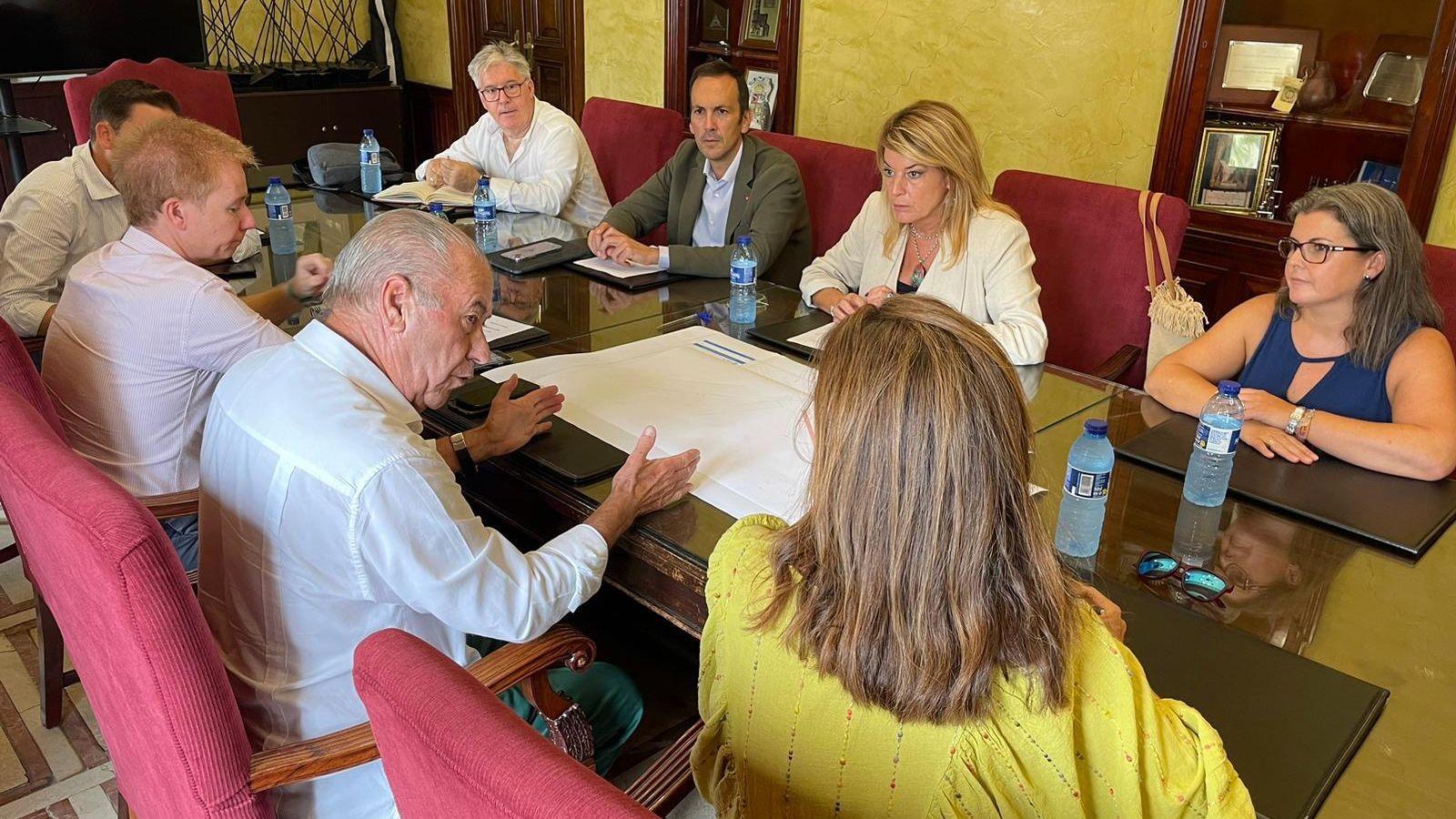 Reunión entre el Ayuntamiento de Huelva y el Consejo de Hermandades.
