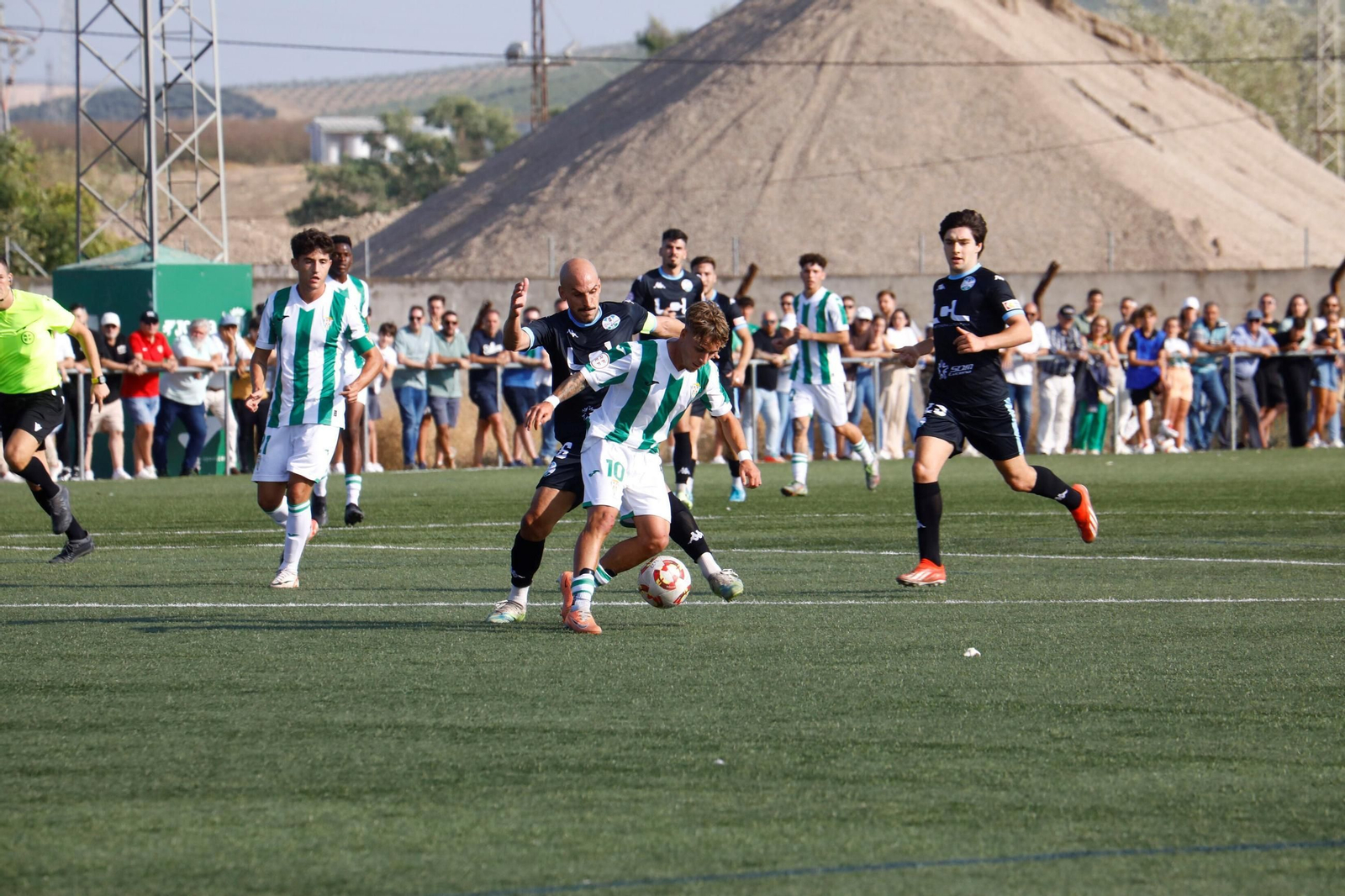 Las mejores fotos del derbi entre el Córdoba B y el Ciudad de Lucena en la Ciudad Deportiva