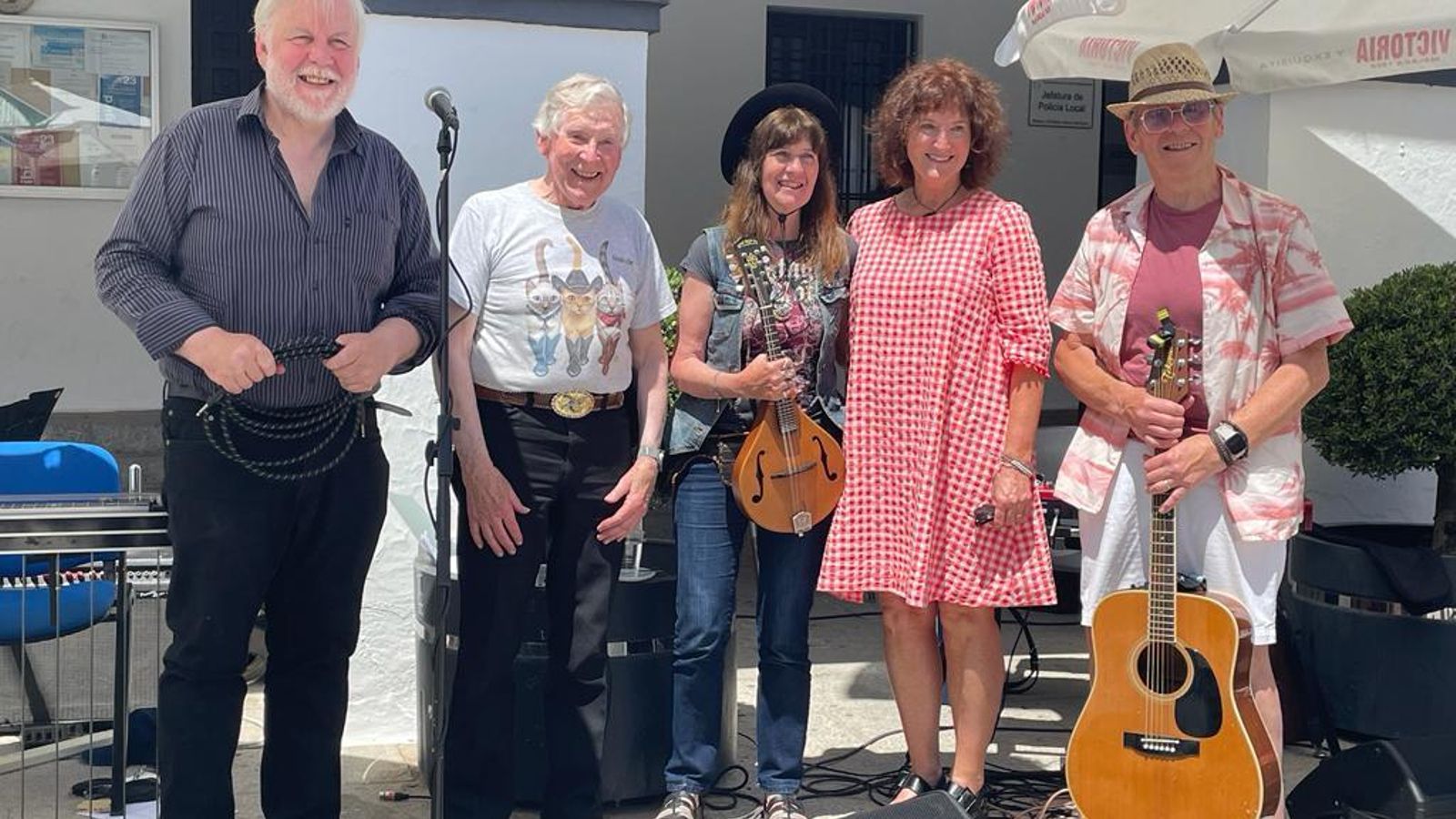 Los irlandeses Bobby Roche & The Reserves, en Montemayor. Los irlandeses Bobby Roche & The Reserves, en Montemayor.