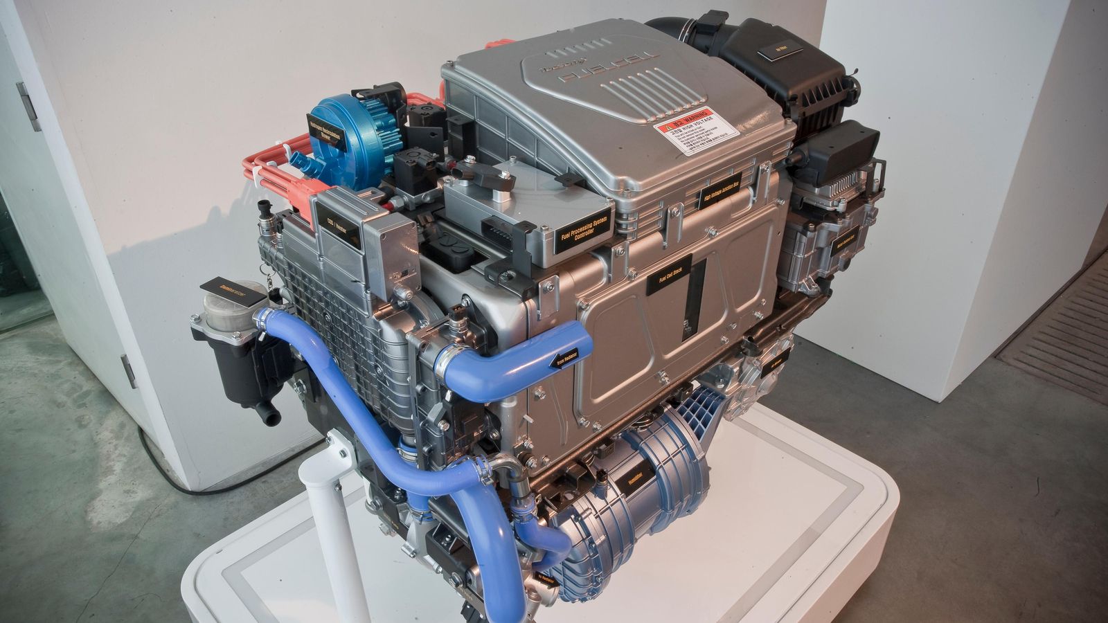 La pila de combustible de Hyundai ha ido ganando en compacidad y potencia de prototipo en prototipo.