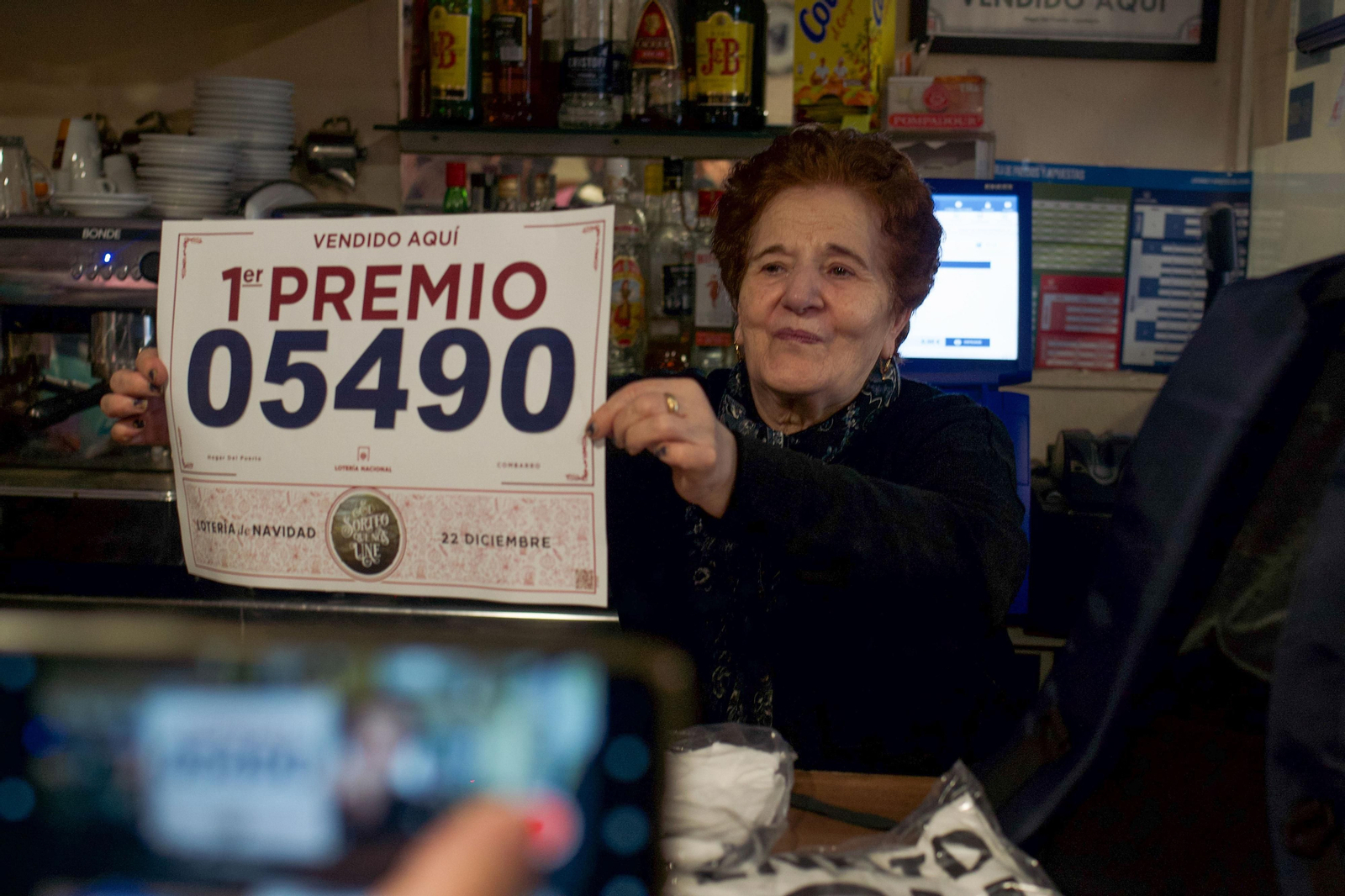 Celebraciones de los premiados con la Lotería de Navidad en España Celebraciones de los premiados con la Lotería de Navidad en España