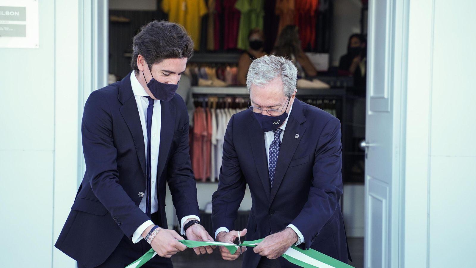 Apertura del nuevo centro de Silbon en el polígono Chinales.