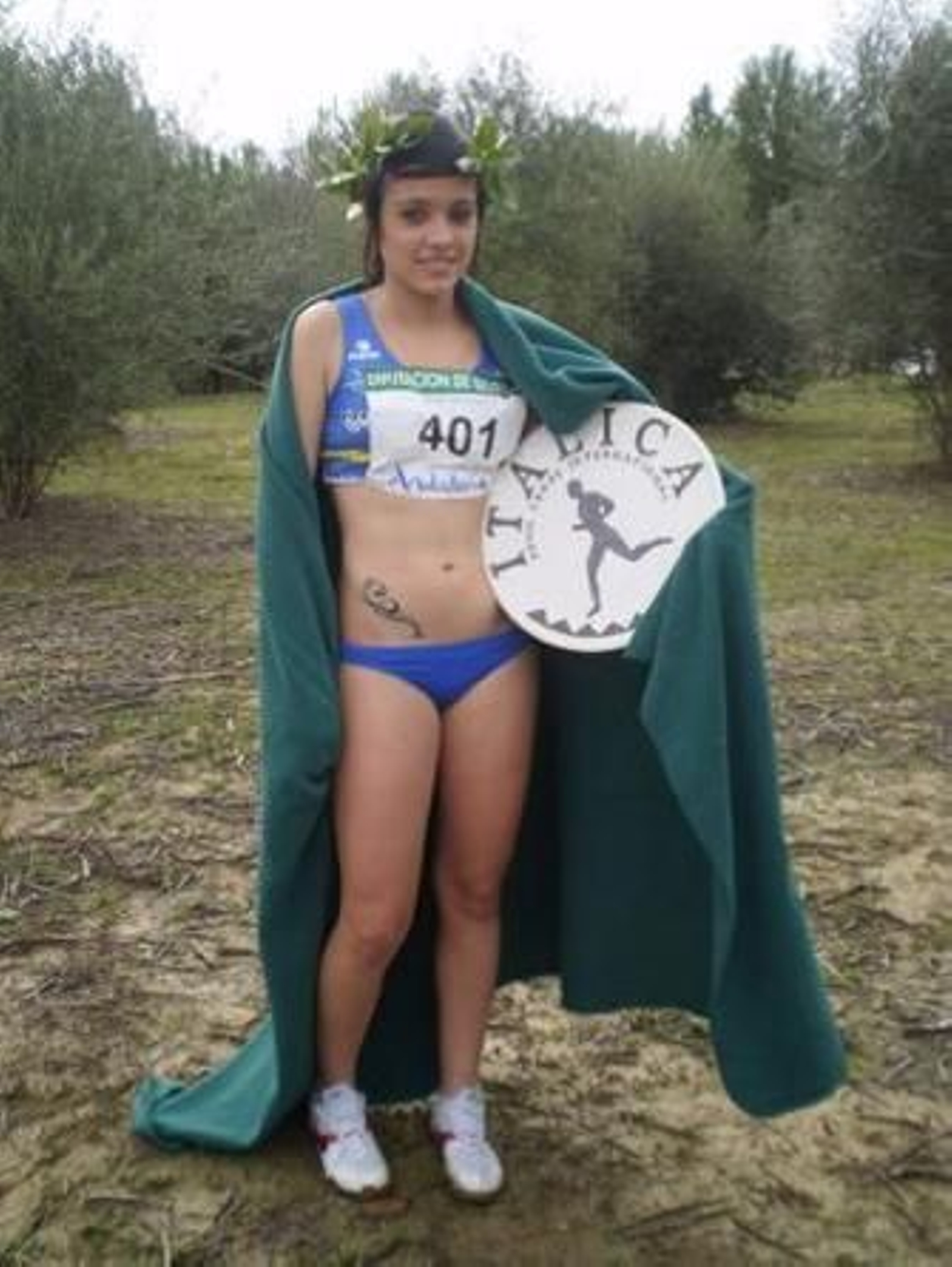 Vanesa Benítez posa con el atuendo romano de los campeones.