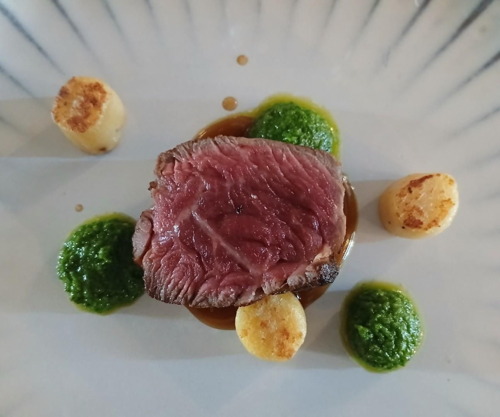 El plato principal de carne del menú degustación de Eneko Basque