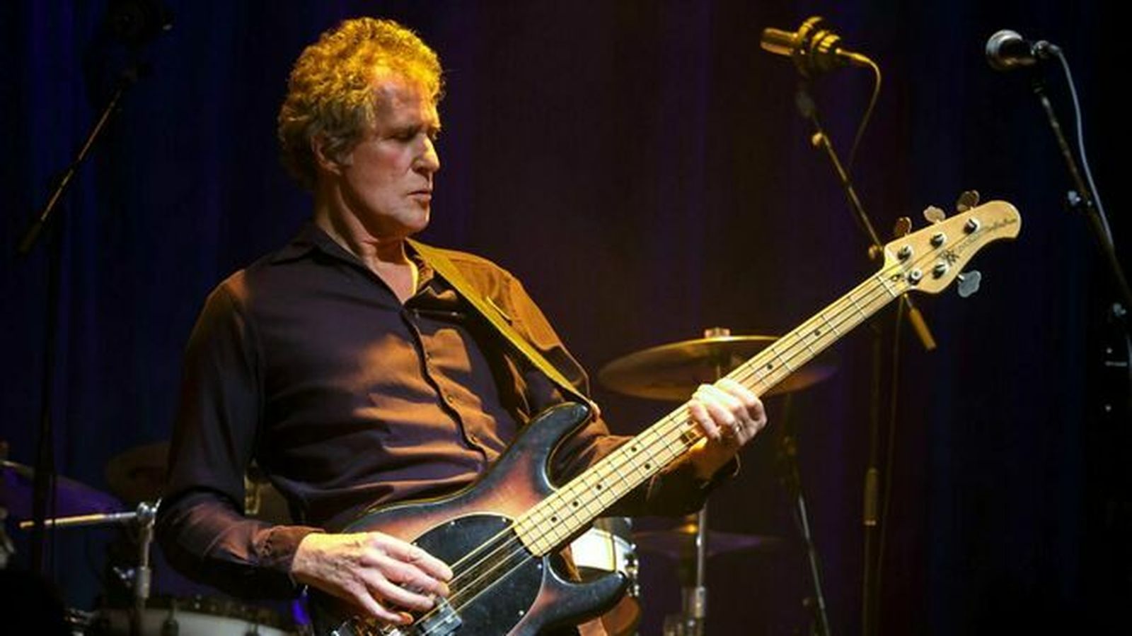 John Illsley, al bajo, en una imagen reciente.