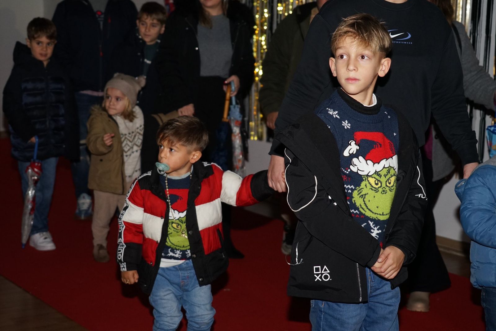 La lluvia no pudo con una ilusión desbordante en Vícar: la cabalgata estática, en imágenes
