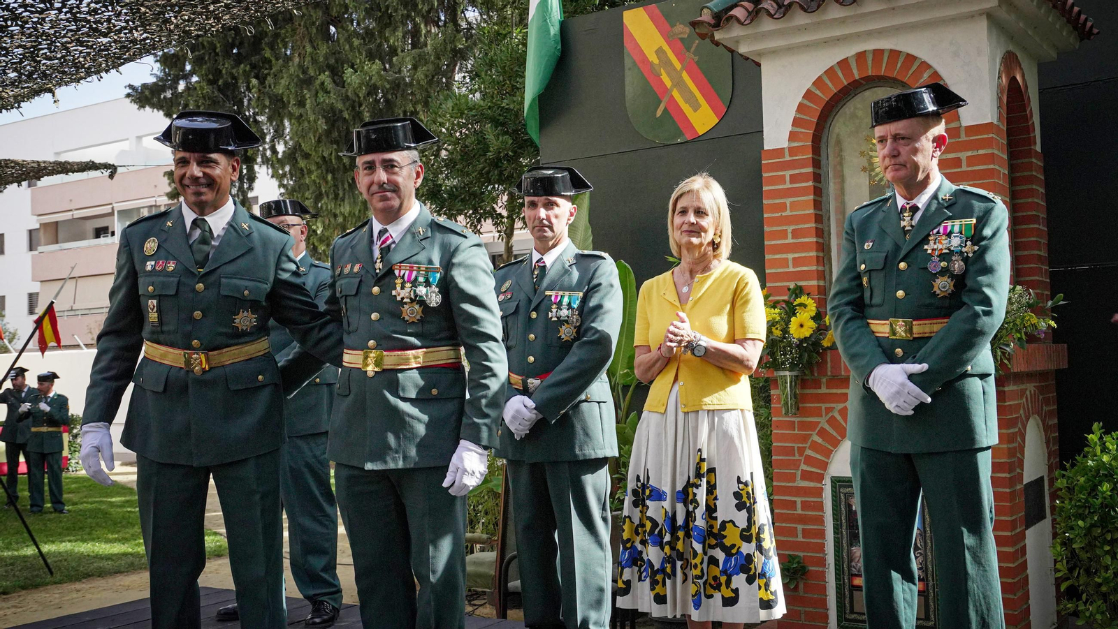 Celebración del Día del Pilar en el cuartel de la Guardia Civil de Jerez