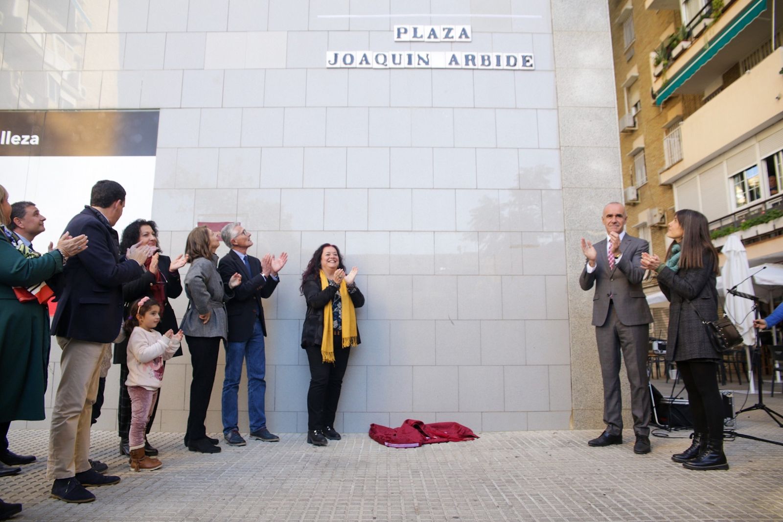 Inauguración de la Plaza Joaquín Arbide en el Distrito Triana