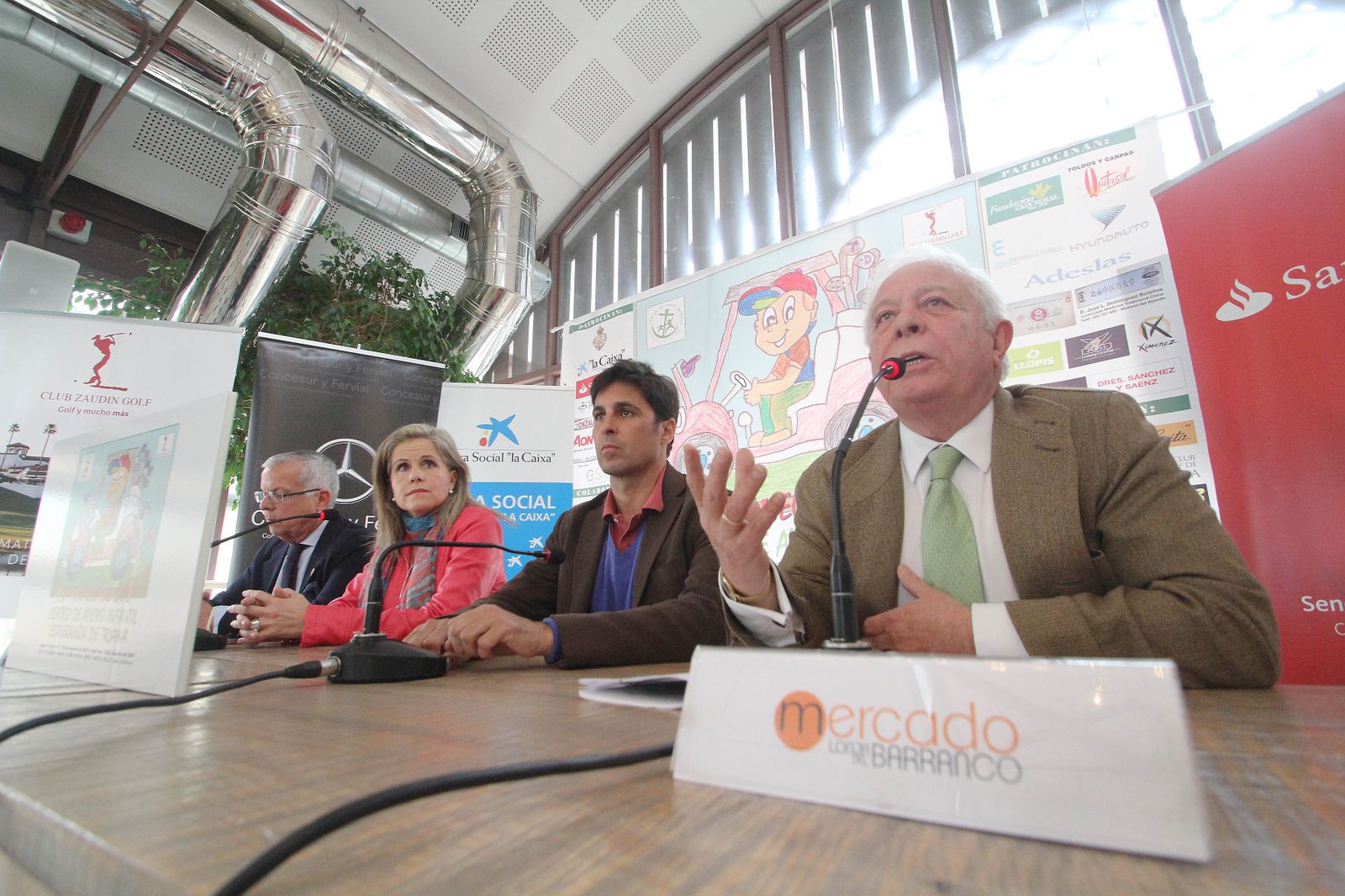 Juan Antonio Rodríguez, director del torneo; Isabel Guisado, gerente del Club Zaudín; Fran Rivera, y Miguel Jadraque, director del Centro de Apoyo Infantil.