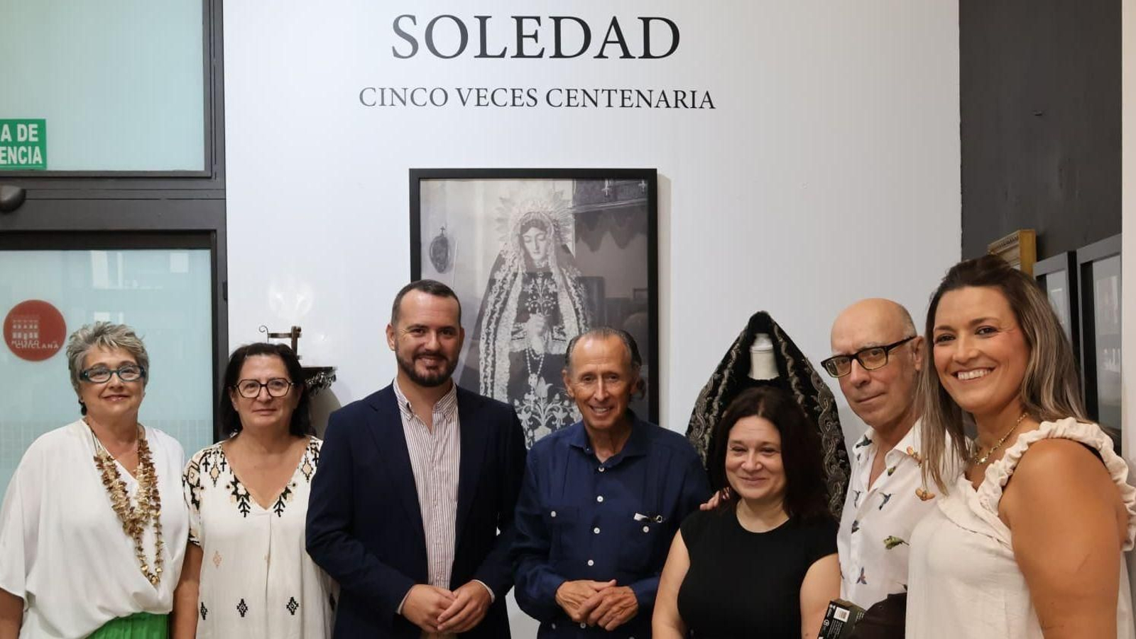 Participantes en la inauguración de esta muestra.