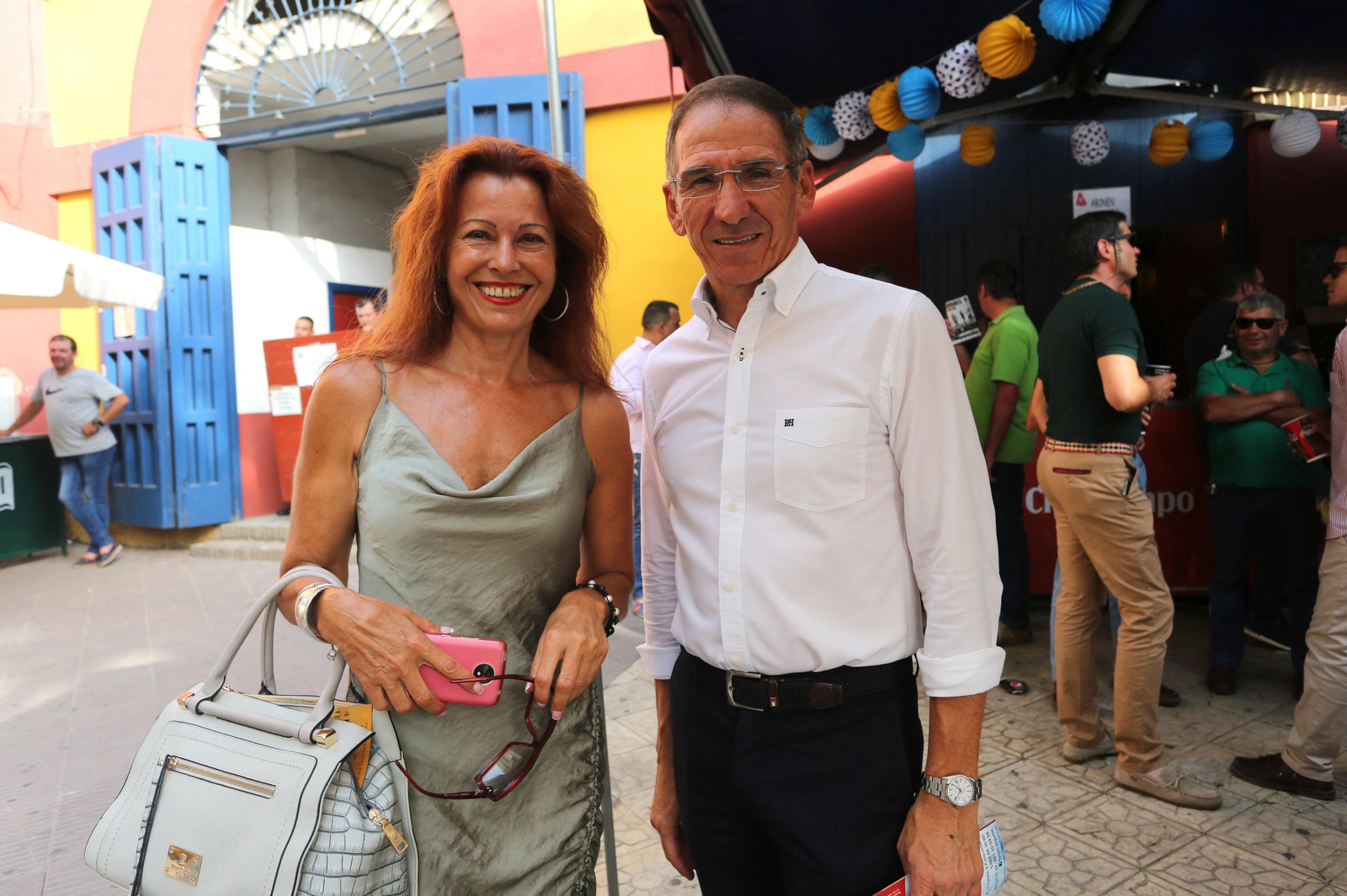 Ambiente en la Plaza de Toros de la Merced