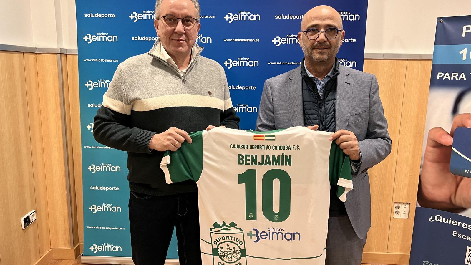 Benjamín Ruiz, director general de la empresa, y Pablo García, presidente de la entidad cajista.