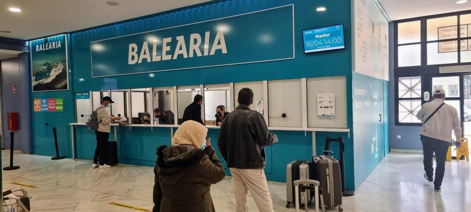 Taquilla de Baleària para sacar los billetes a Nador en el Puerto de Almería