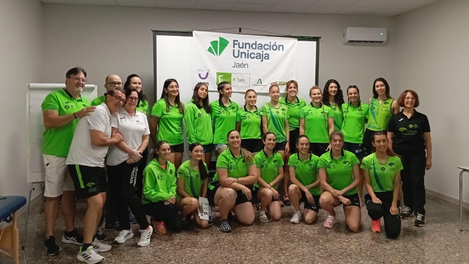 El plantel femenino del Unicaja Jaén Paraíso Interior, sexto en la Liga Iberdrola.
