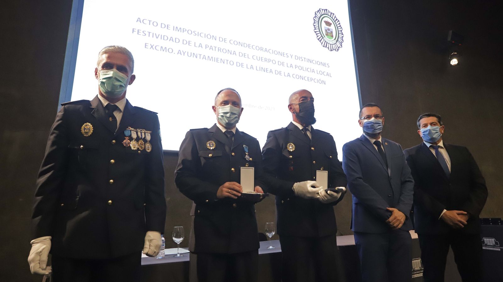 Fotos de la entrega de condecoraciones y reconocimientos de la Policía Local de La Línea