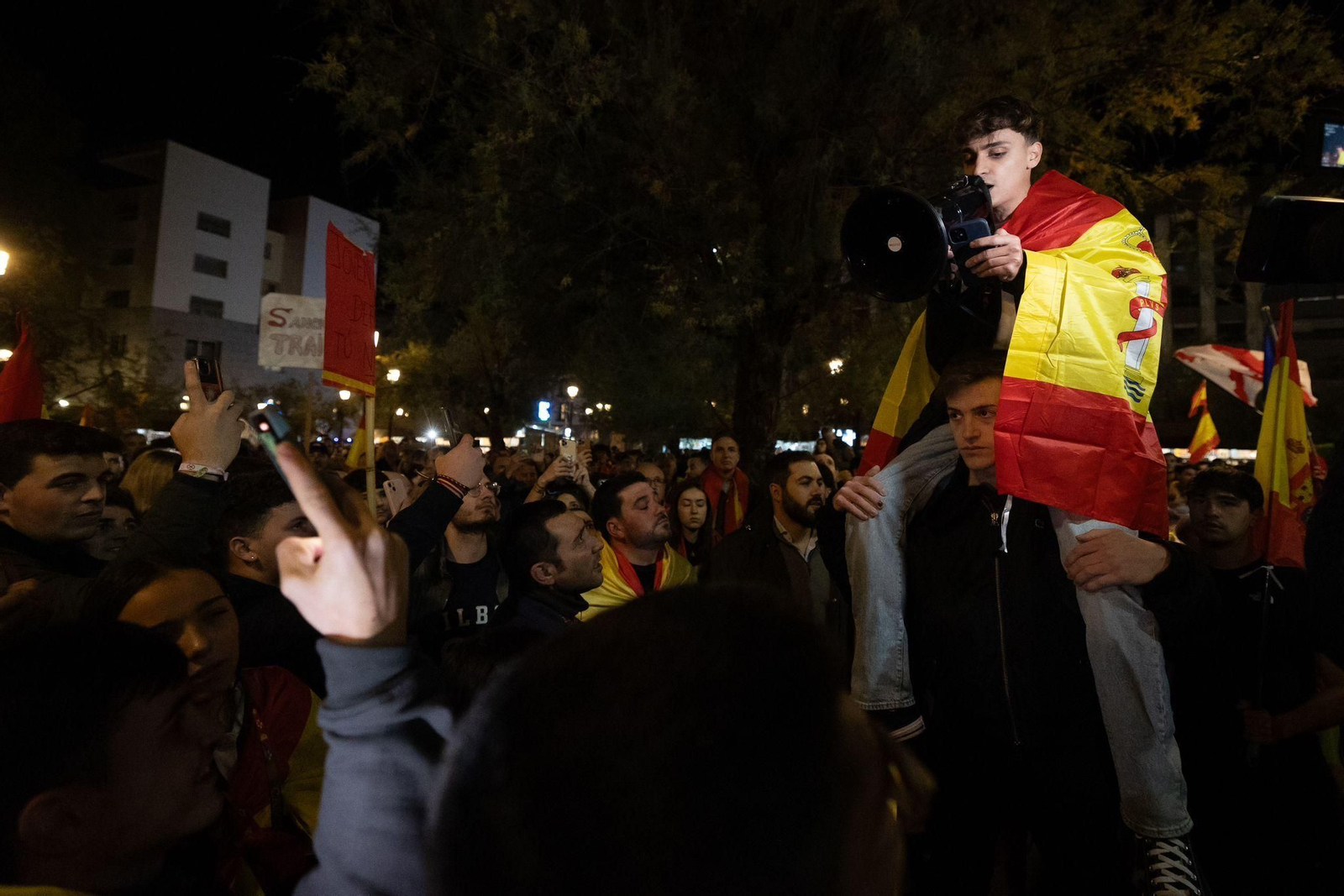 Manifestación contra la amnistía por las calles de Granada